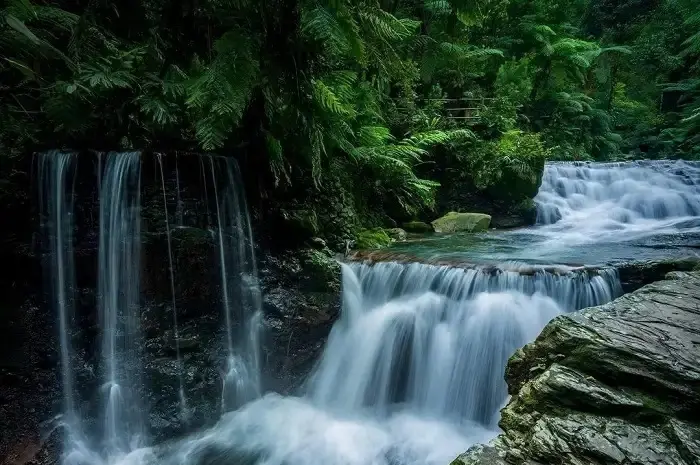 Curug Balong Endah, Wisata Air Terjun Tertinggi Nan Eksotis di Bogor